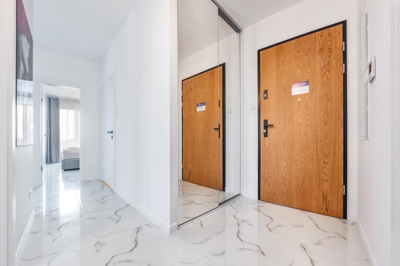 Luxury Long Island Suite Гданськ Екстер'єр фото