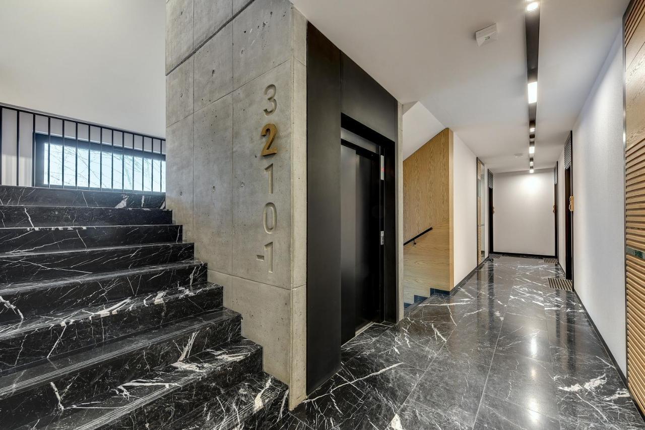 Luxury Long Island Suite Гданськ Екстер'єр фото