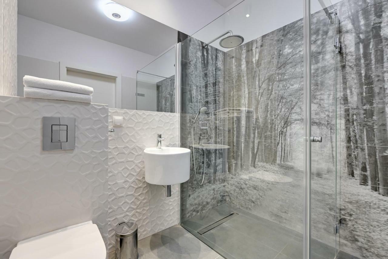 Luxury Long Island Suite Гданськ Екстер'єр фото